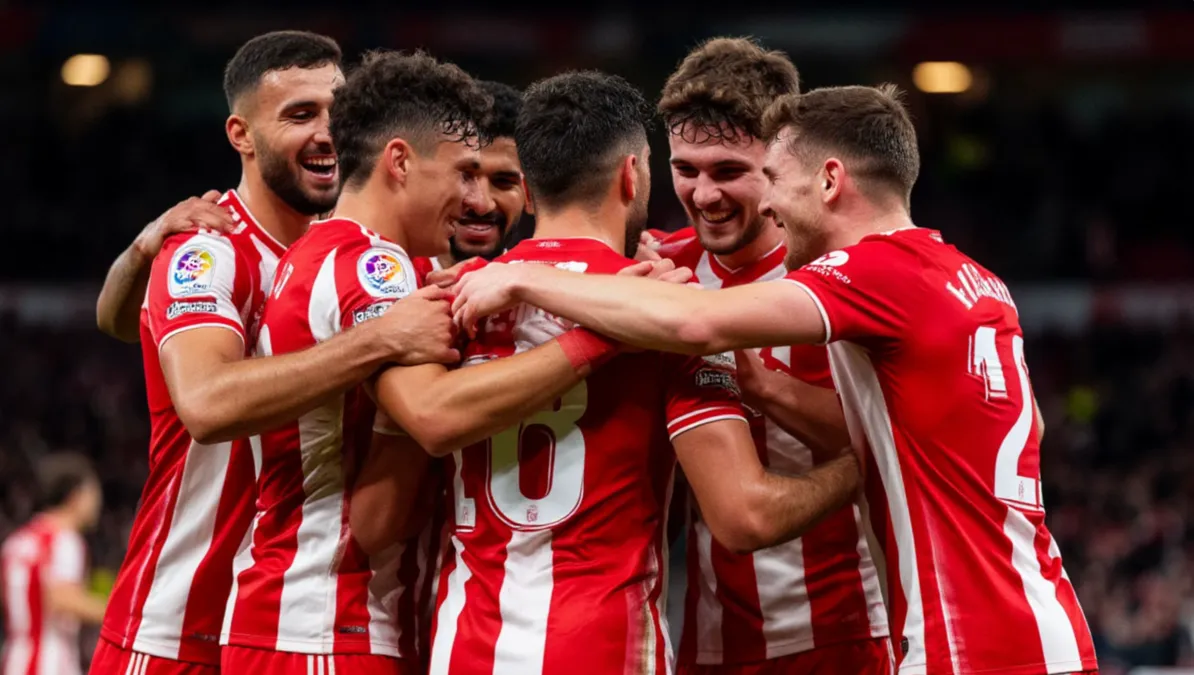 Jugadores del Rayo Vallecano celebrando la clasificaci&oacute;n europea